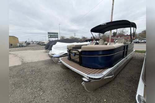 2026 Premier SUNSCAPE 220 RF 150HP LEGS BUNK TRAILER DEMO XLC - CL in detroit lakes MN