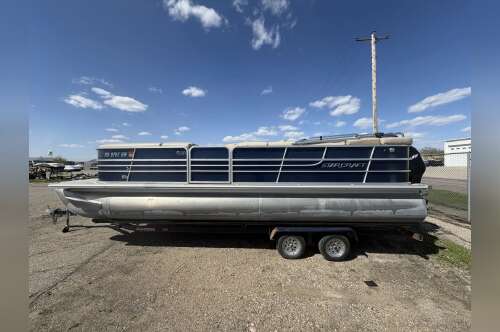 2012 Starcraft LIMITED 236 115HP BUNK TRAILER in fargo ND