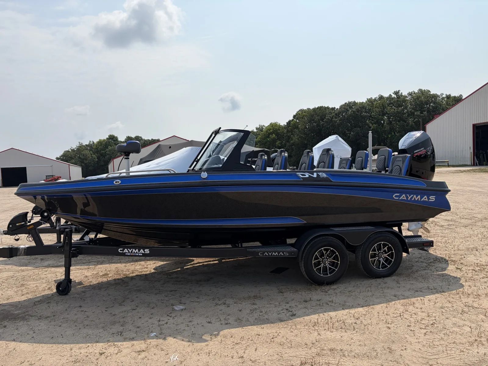 2027 Caymas DV 19 SPORT 200HP in fargo ND