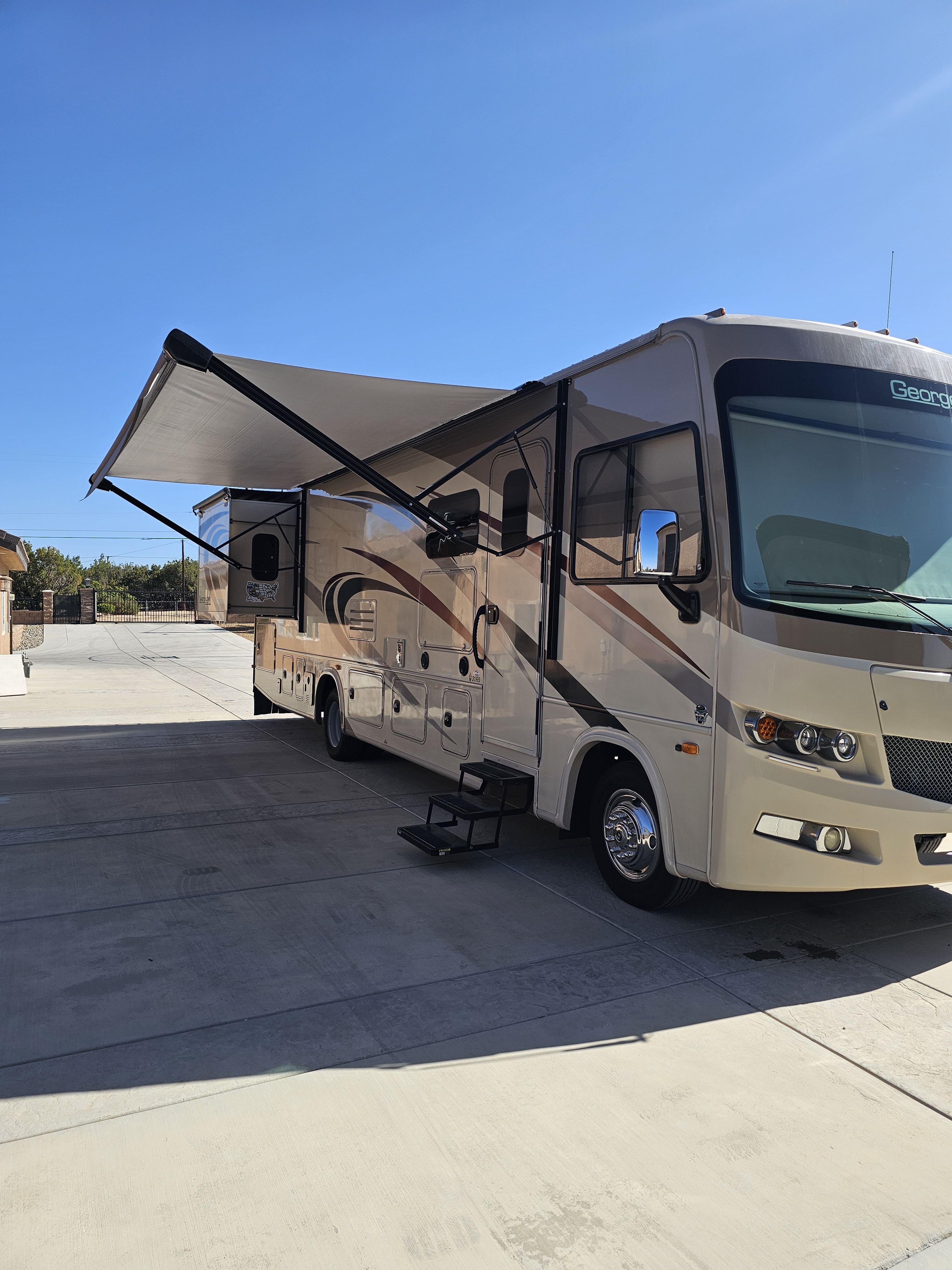 2017 Forest River GEORGETOWN 5 SERIES 31L5 in hesperia CA
