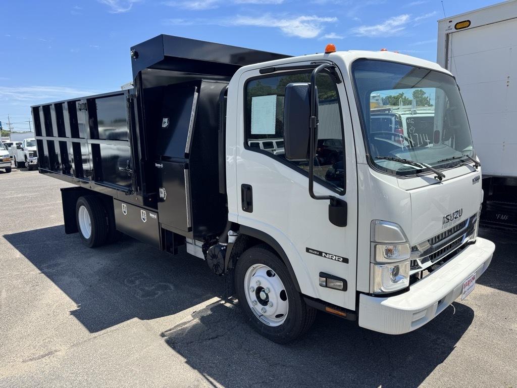 2025 ISUZU NRR in Riverside, NJ