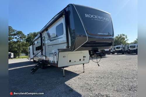 2027 Forest River ROCKWOOD SIGNATURE FW R374DBH in holden LA
