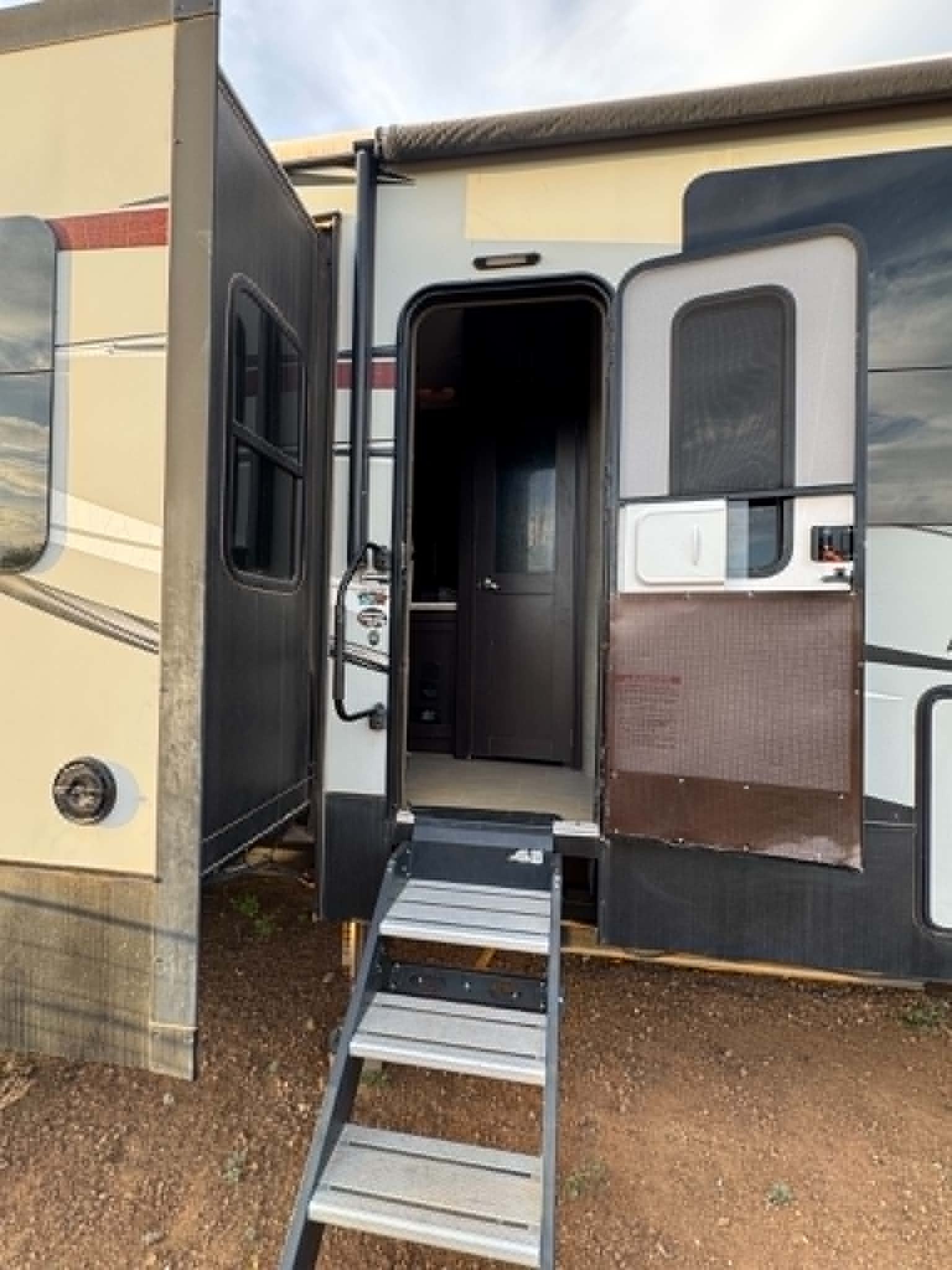 2017 Keystone RAPTOR 398TS in vail AZ