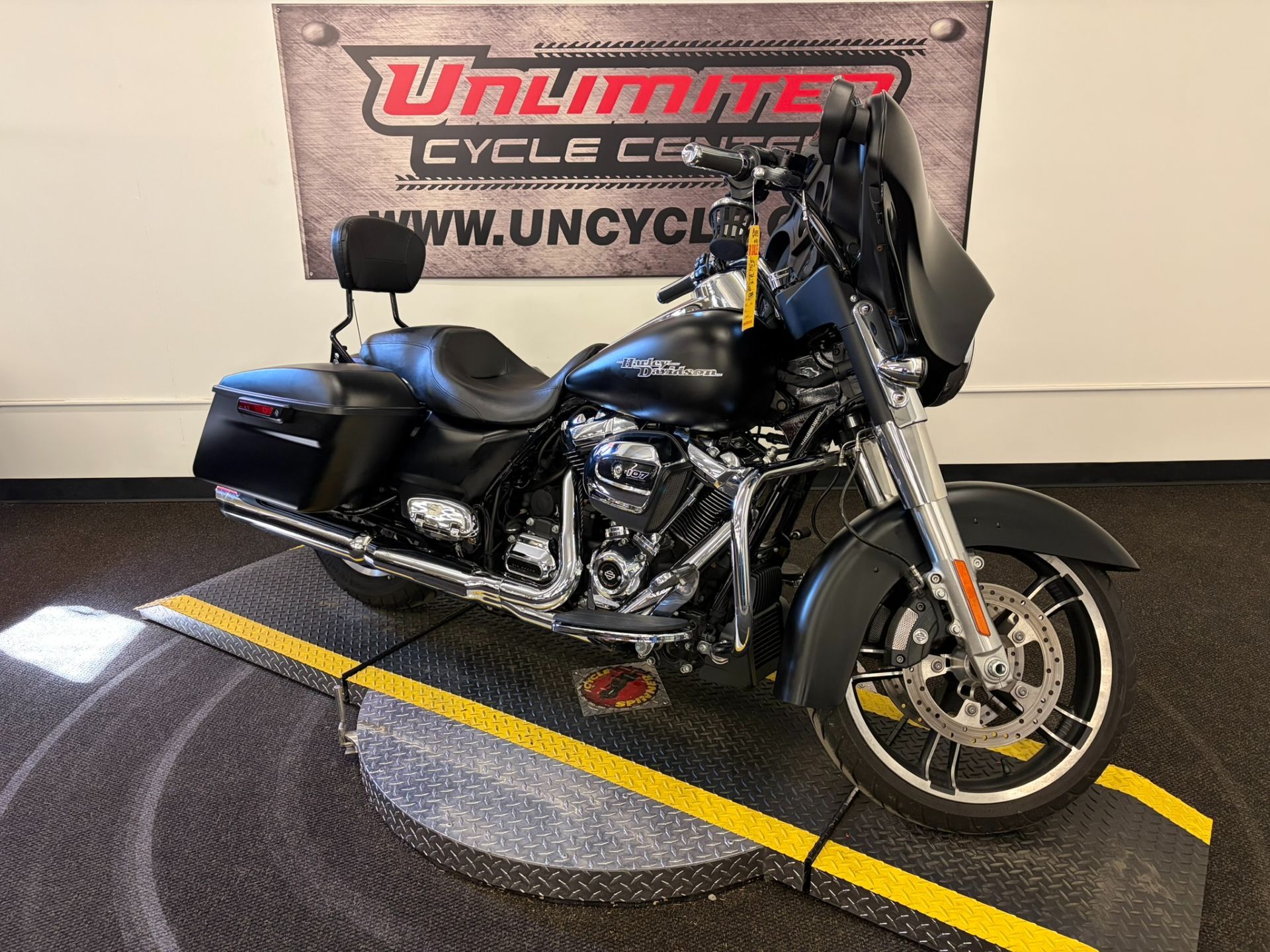 2017 Harley-Davidson Street Glide® in Tyrone, PA