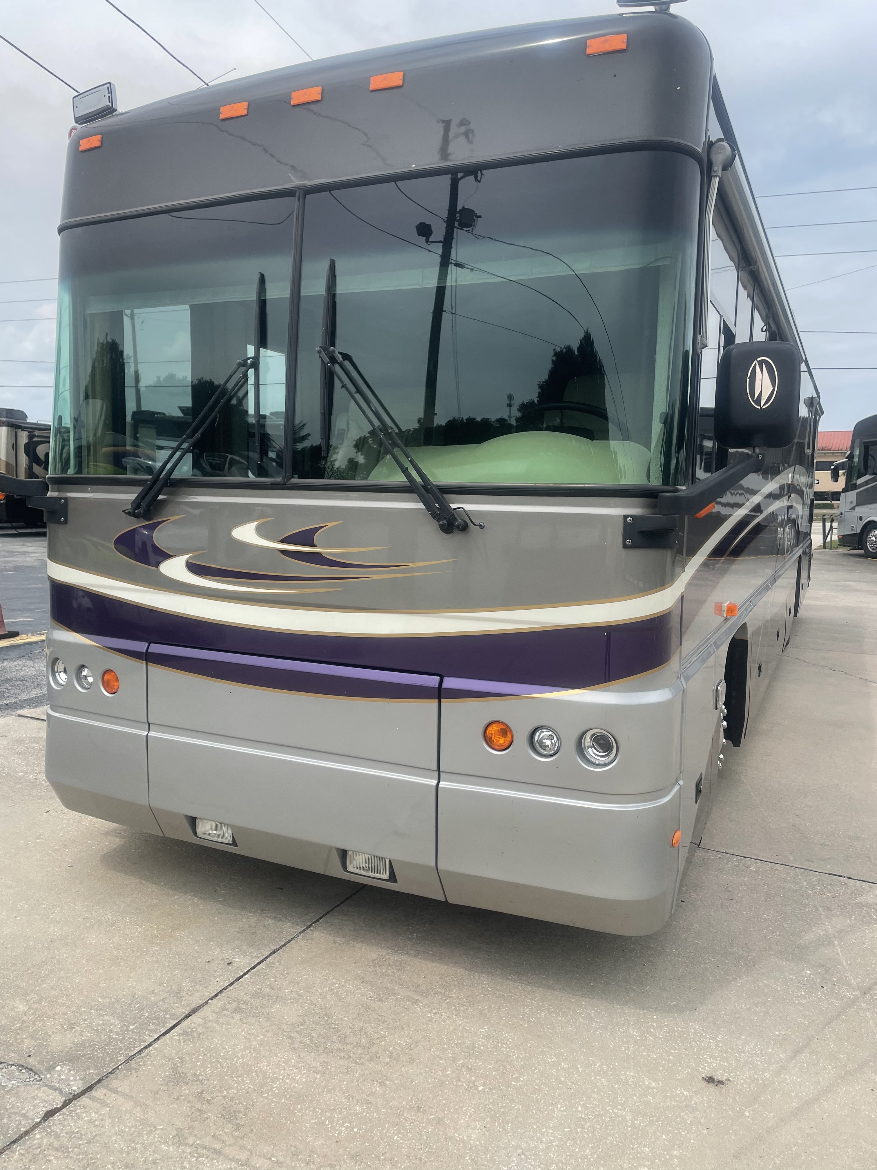 2001 Foretravel U270 Class A Diesel Motorhome - Diesel Pusher RV