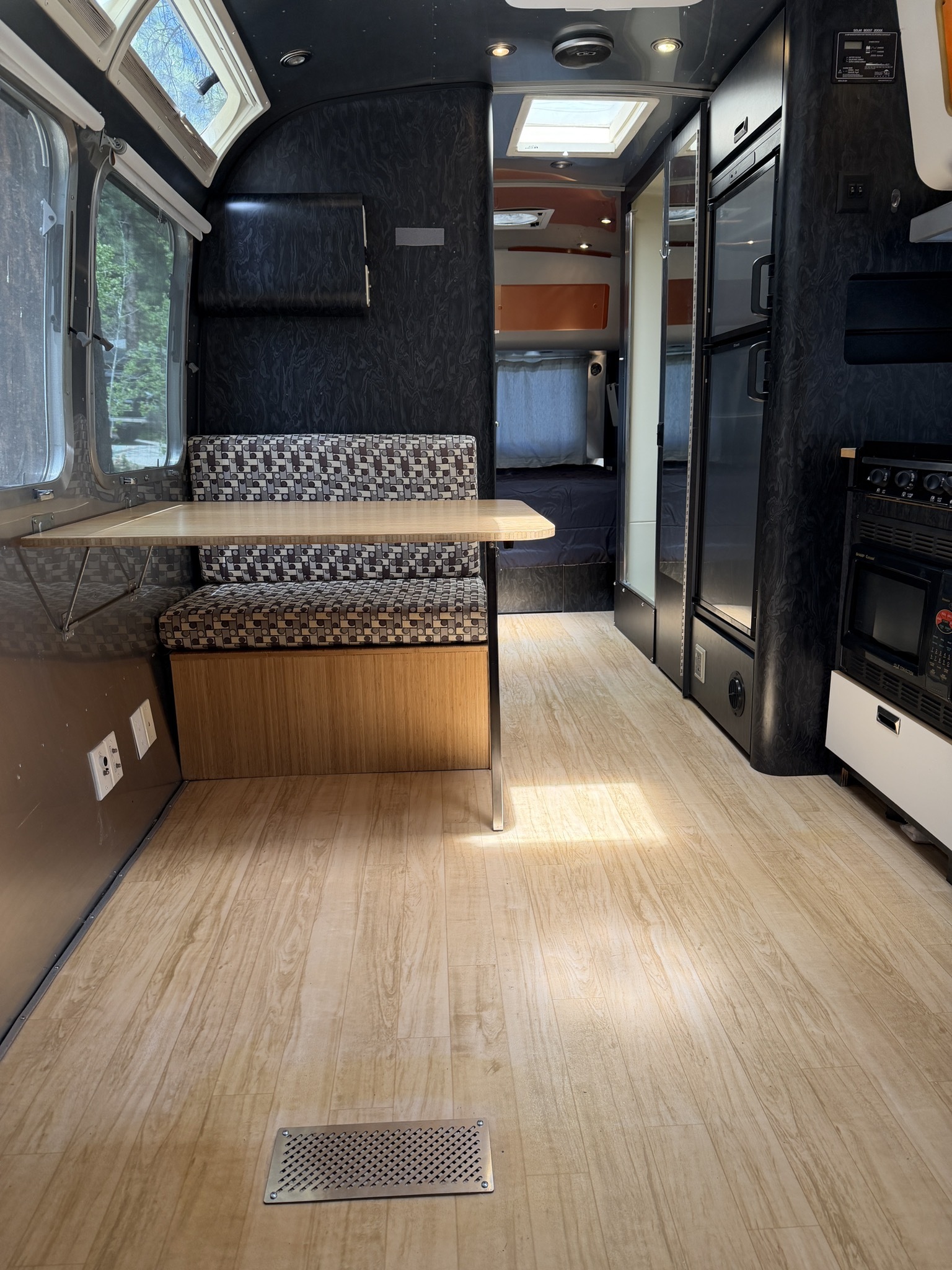 2005 Airstream INTERNATIONAL SIGNATURE 28 CCD SIGNATURE RV