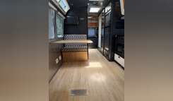 2005 Airstream INTERNATIONAL SIGNATURE 28 CCD SIGNATURE RV