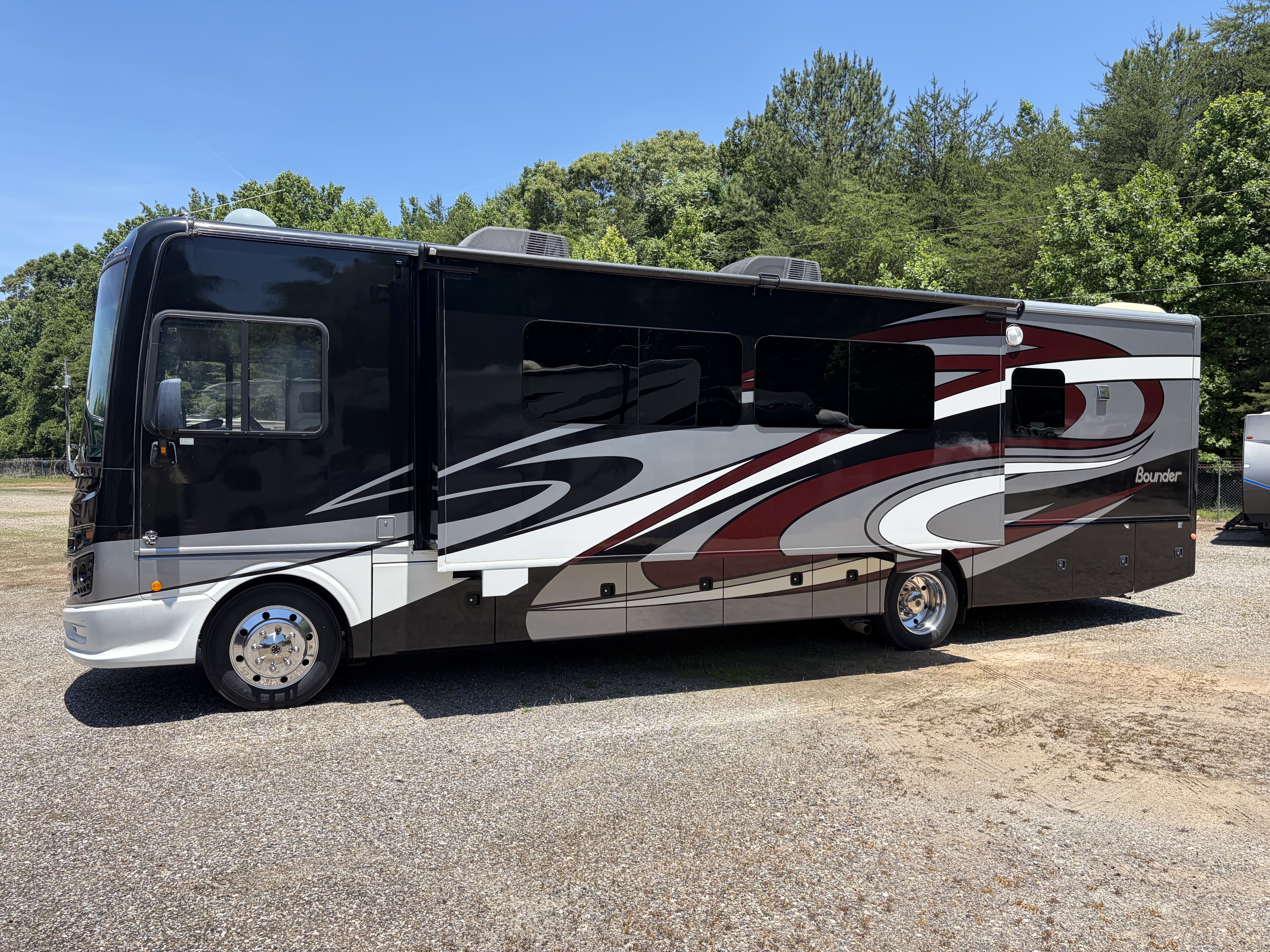 2018 Fleetwood BOUNDER 35K in statesville NC