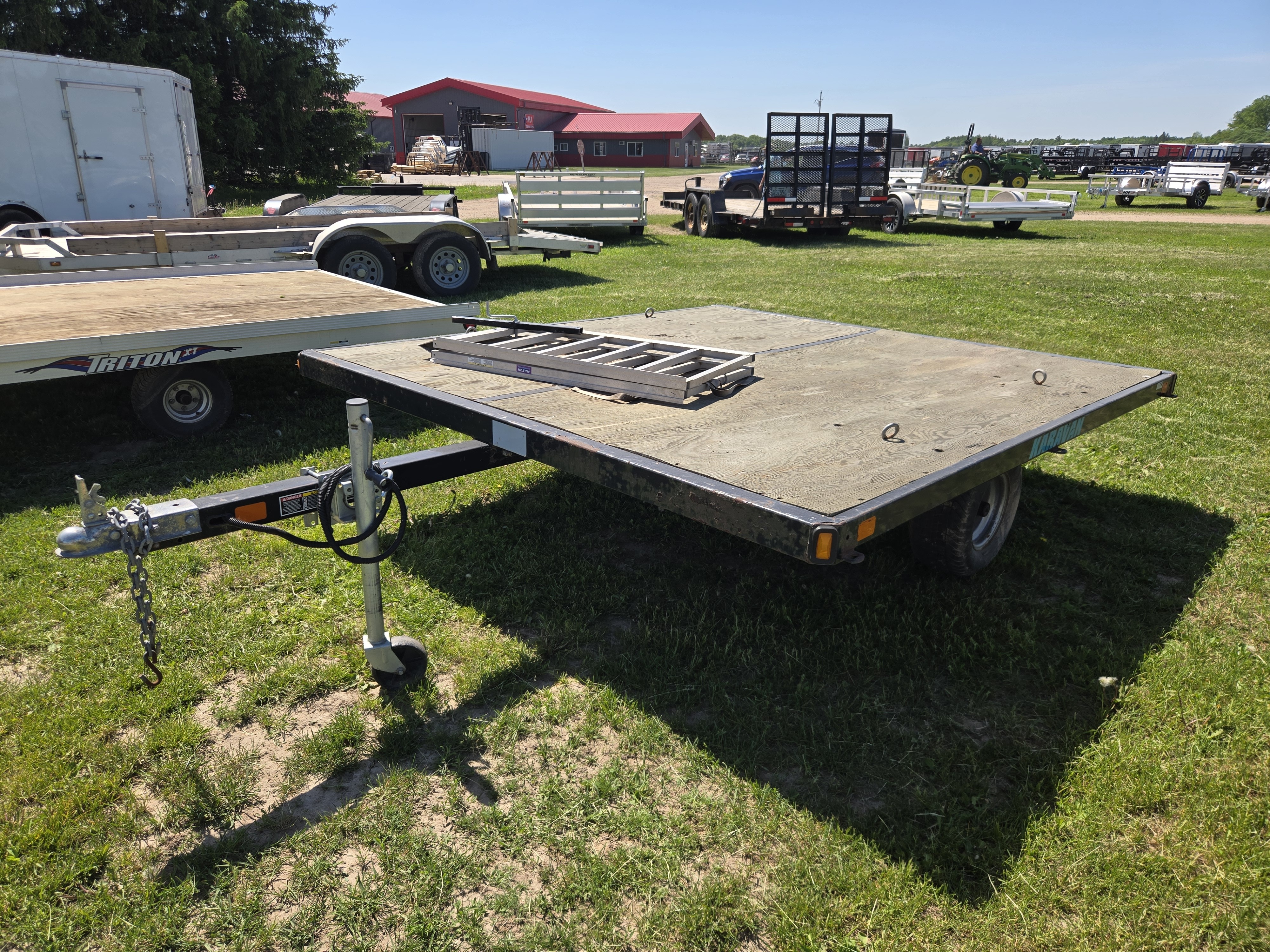 2006 KARAVAN 8x8 Utility in Rice Lake, WI