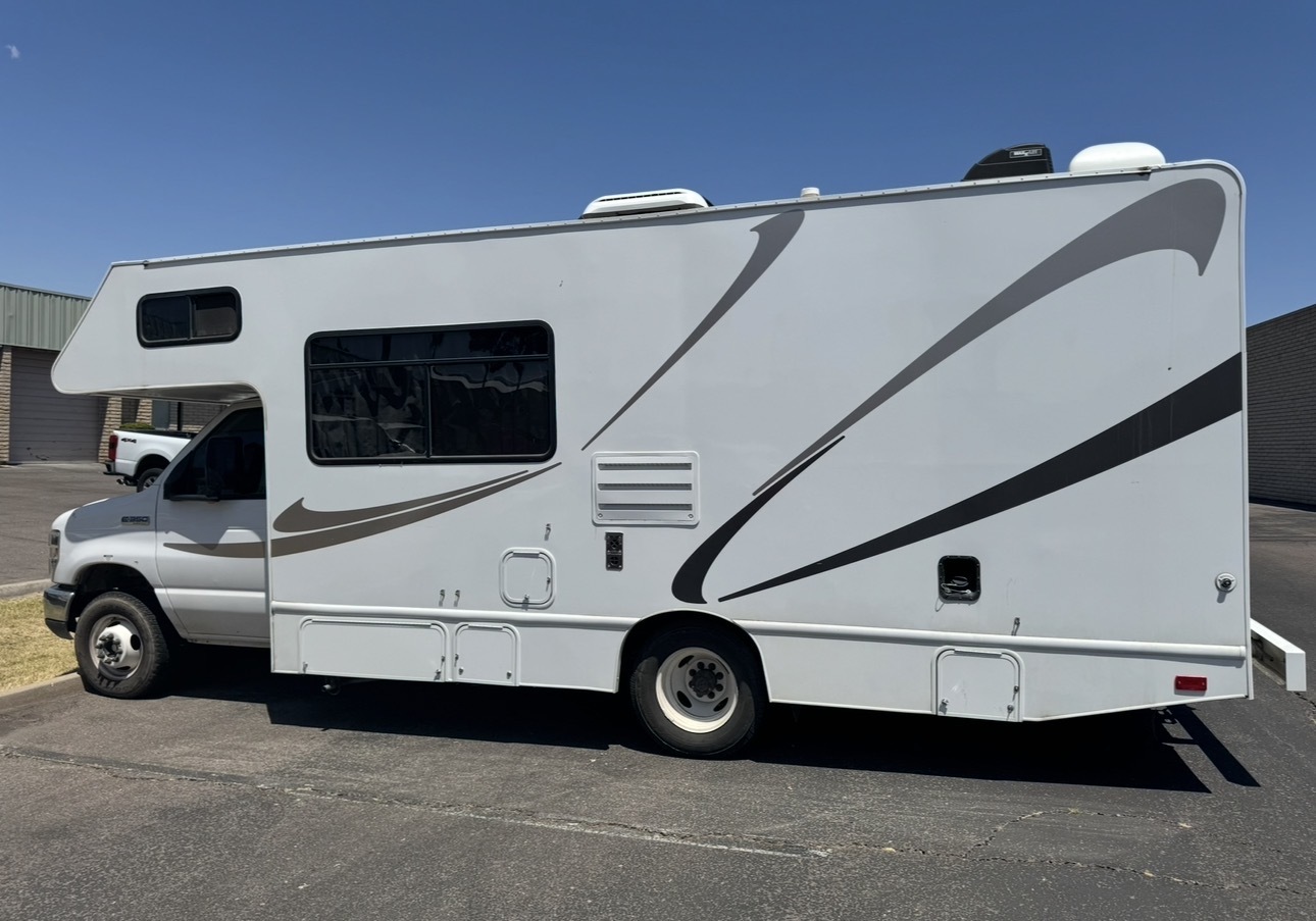 2018 Thor Motor Coach FOUR WINDS MAJESTIC 23A RV
