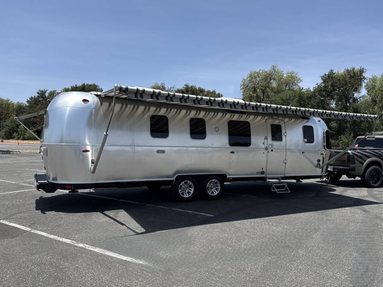 A photo of this 2020 Airstream CLASSIC 33FB