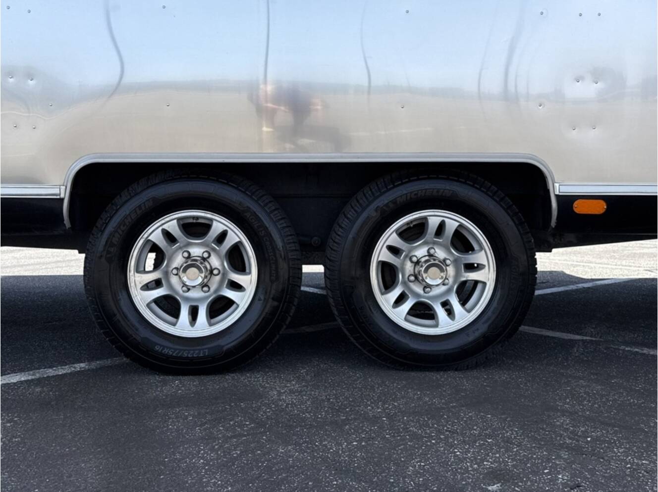 A photo of this 2020 Airstream CLASSIC 33FB