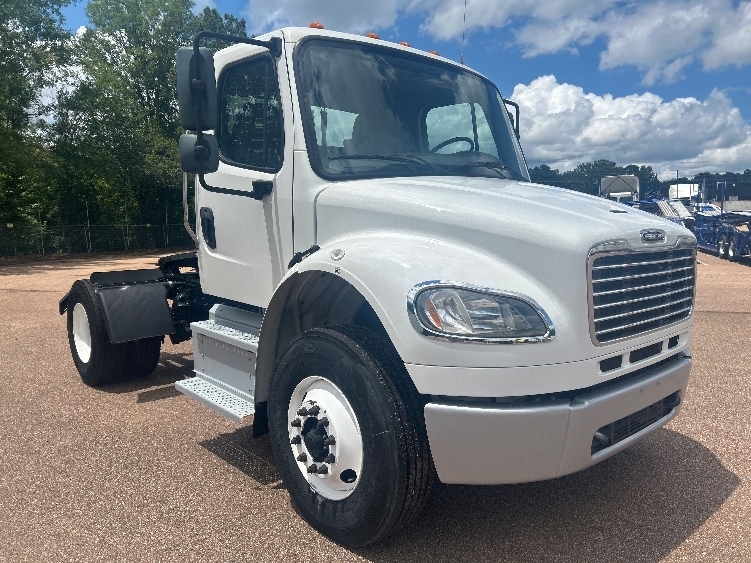 2021 FREIGHTLINER BUSINESS CLASS M2 106 in Jackson, MS
