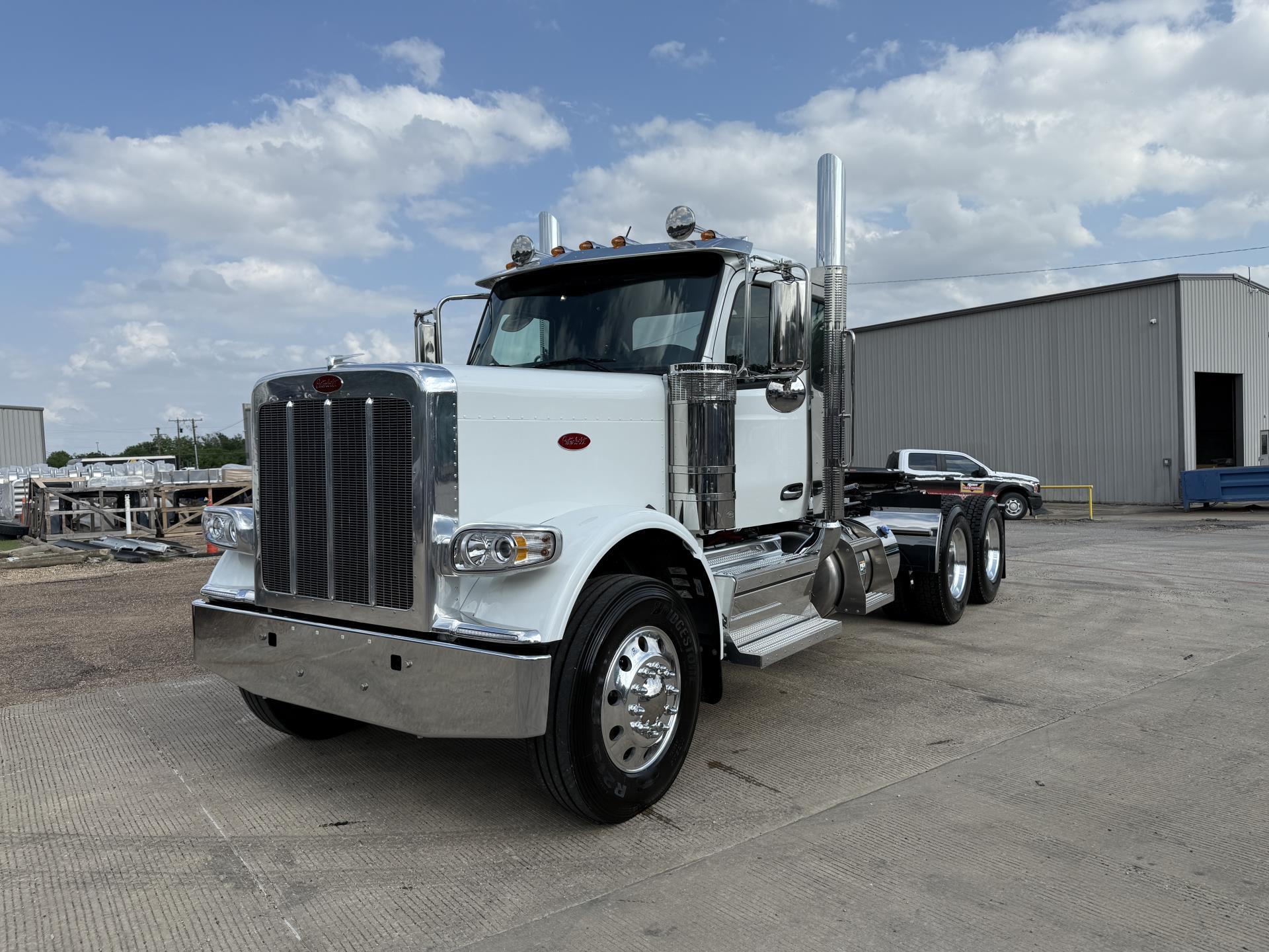 2026 PETERBILT 589 in Irving, TX