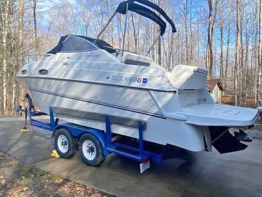 1995 Fourwinns 258 VISTA in indian river MI