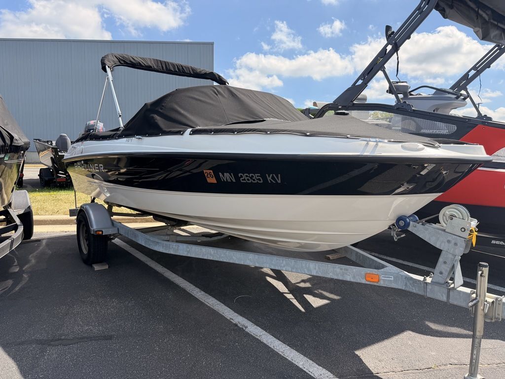 2011 Bayliner 184SF in rochester MN