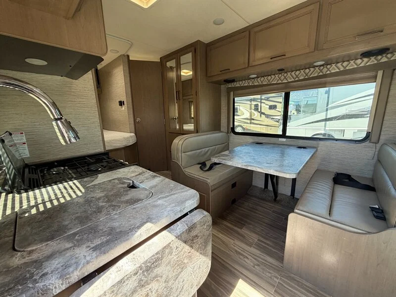 2021 Thor Four Winds 22E Chevy 3500