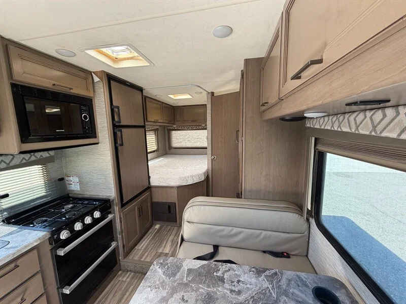 2021 Thor Four Winds 22E Chevy 3500