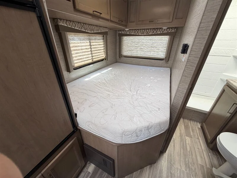 2021 Thor Four Winds 22E Chevy 3500