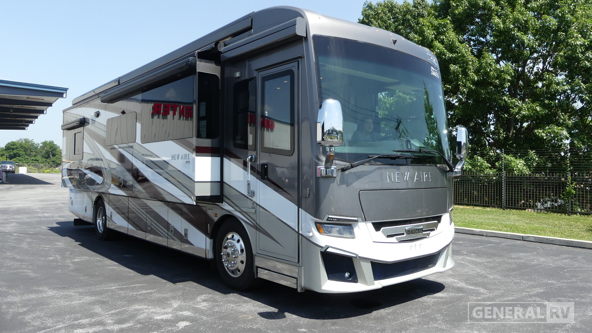 2022 Newmar NEW AIRE 3543 in west chester PA