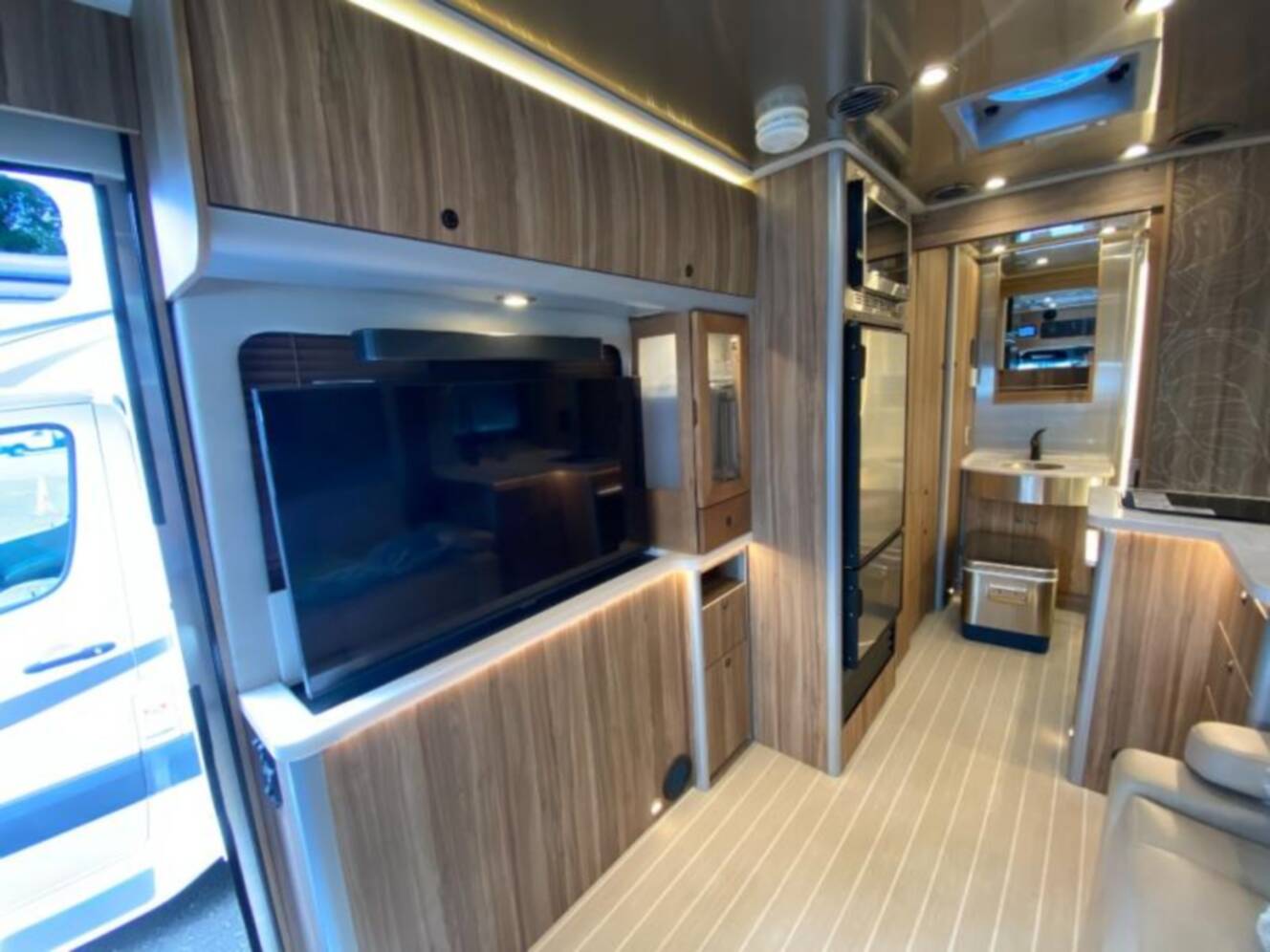 A photo of this 2023 Airstream Atlas Murphy Suite