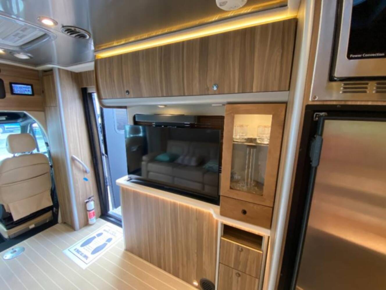 A photo of this 2023 Airstream Atlas Murphy Suite