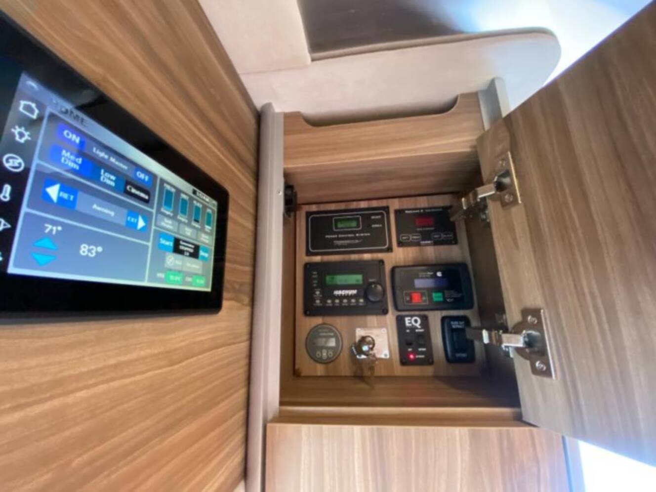 A photo of this 2023 Airstream Atlas Murphy Suite