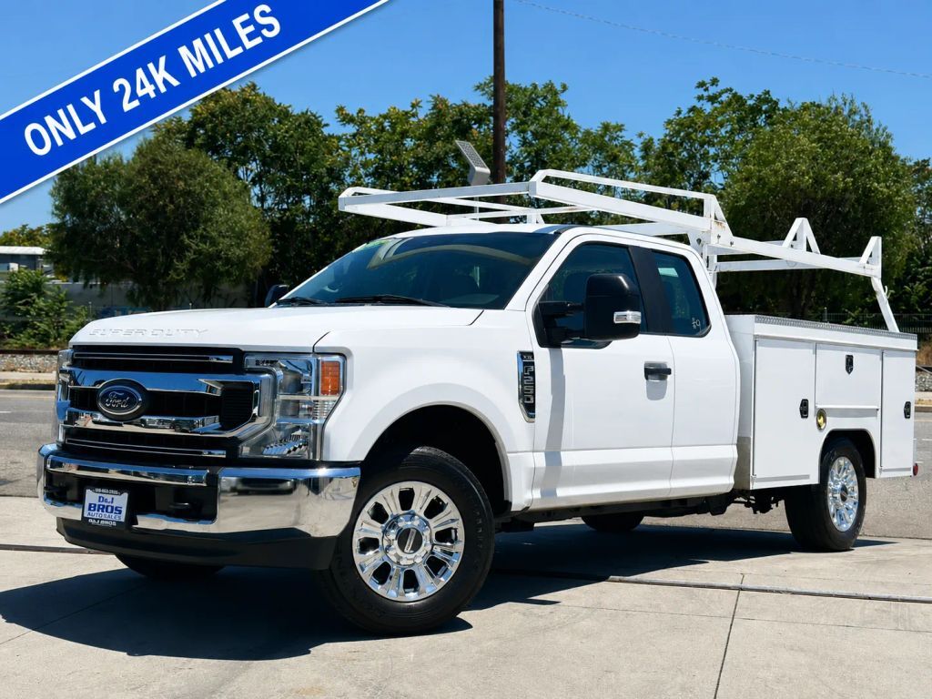 2022 FORD F250 STX in Pacoima, CA