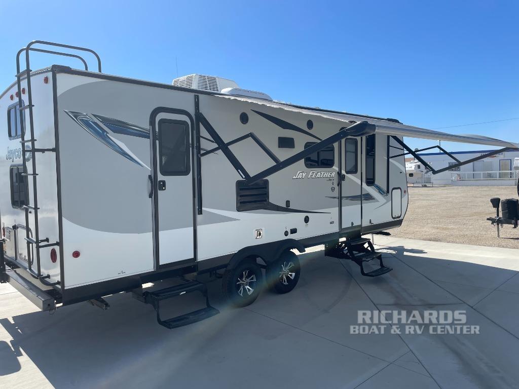 2017 Jayco Jay Feather 23BHM in lancaster CA