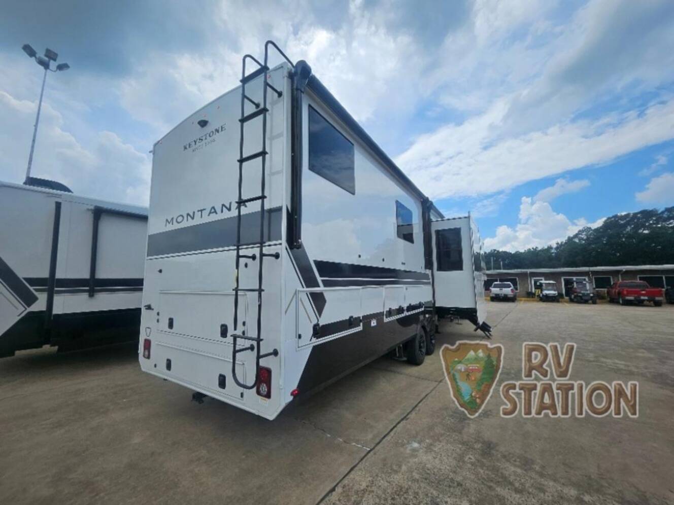 A photo of this 2027 Keystone Rv Montana 3800FL