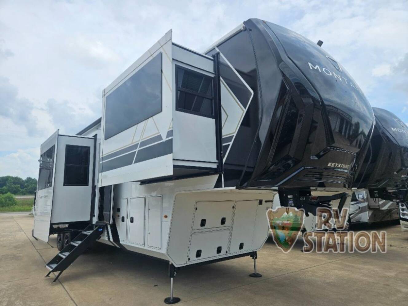 A photo of this 2027 Keystone Rv Montana 3800FL