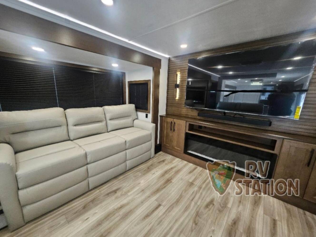 A photo of this 2027 Keystone Rv Montana 3800FL