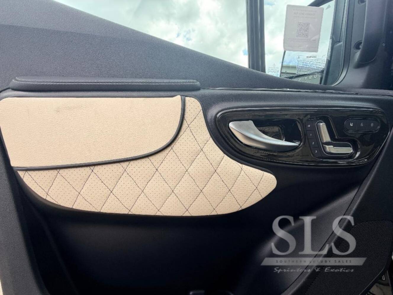 A photo of this 2026 Midwest Automotive Designs Luxe Cruiser D6