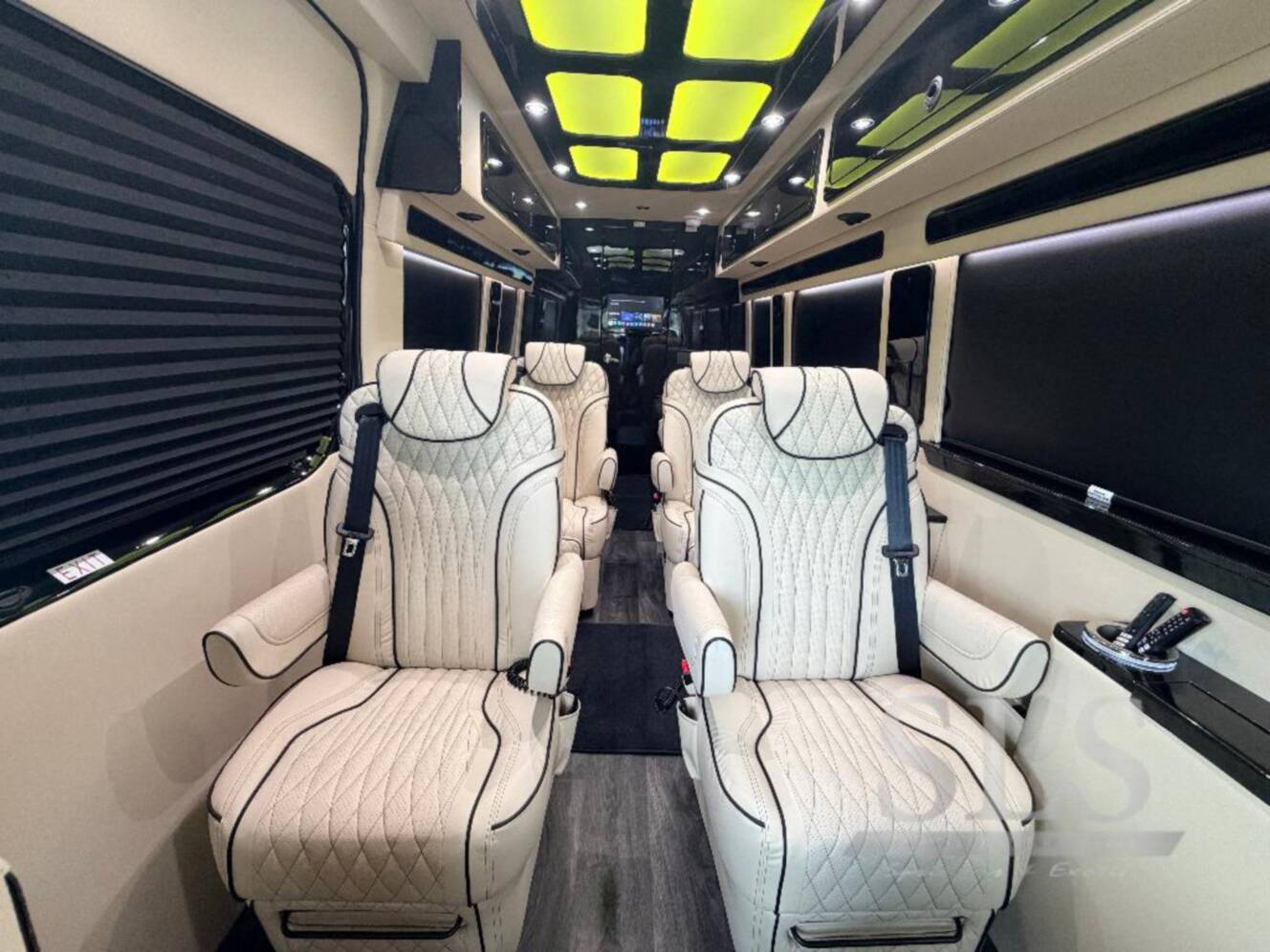 A photo of this 2026 Midwest Automotive Designs Luxe Cruiser D6