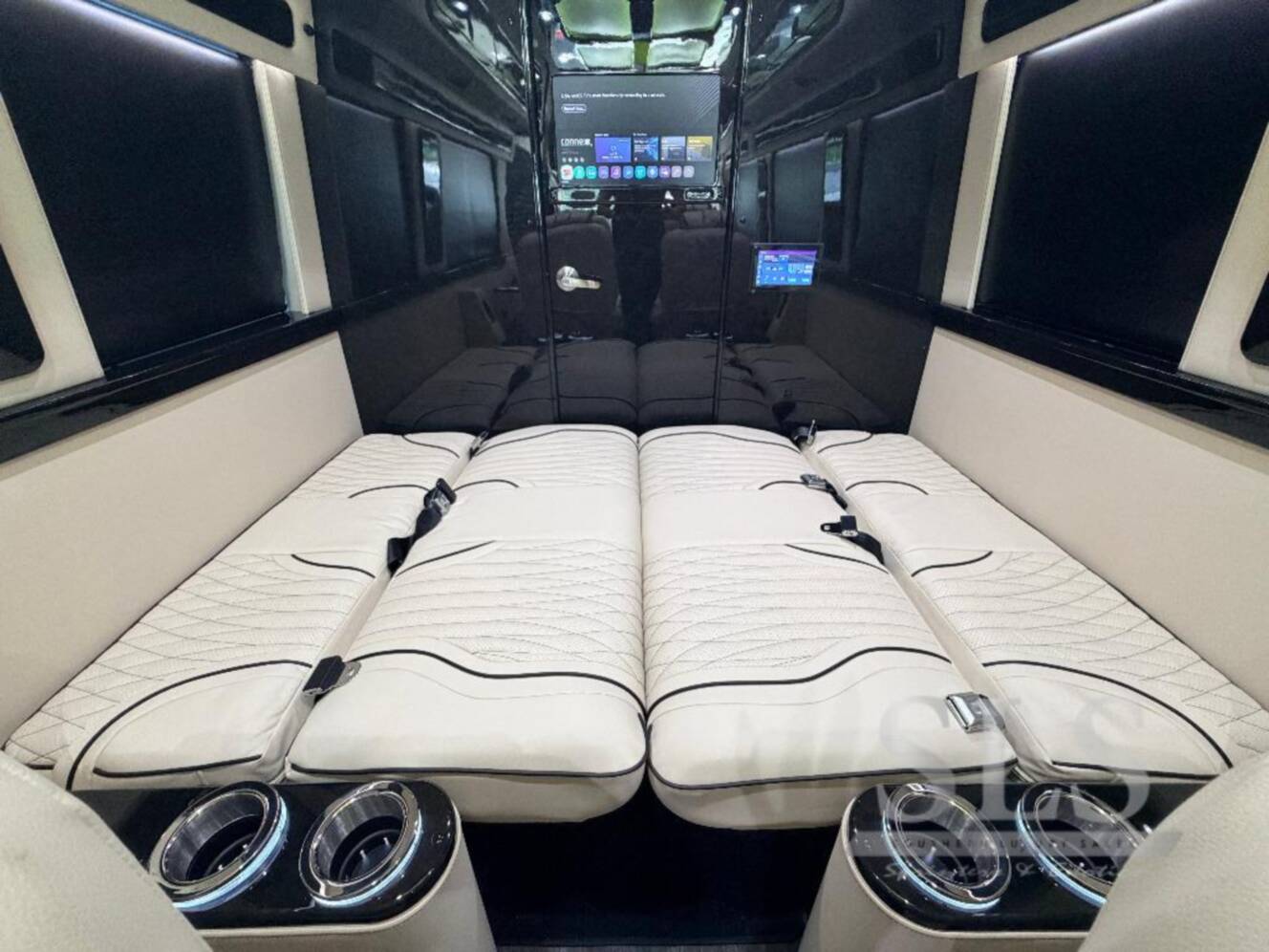 A photo of this 2026 Midwest Automotive Designs Luxe Cruiser D6