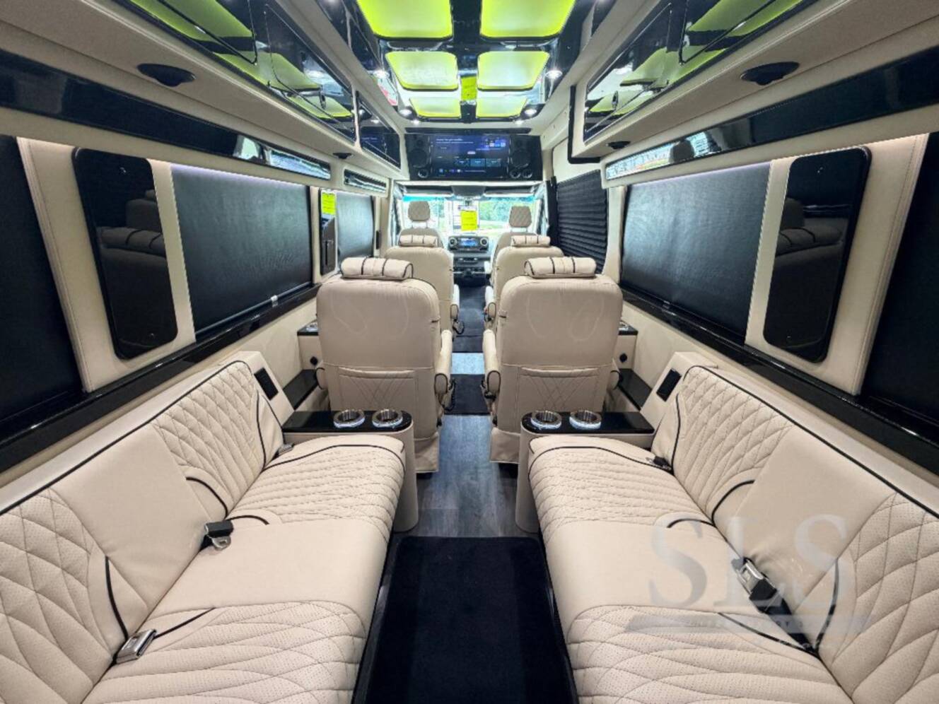 A photo of this 2026 Midwest Automotive Designs Luxe Cruiser D6