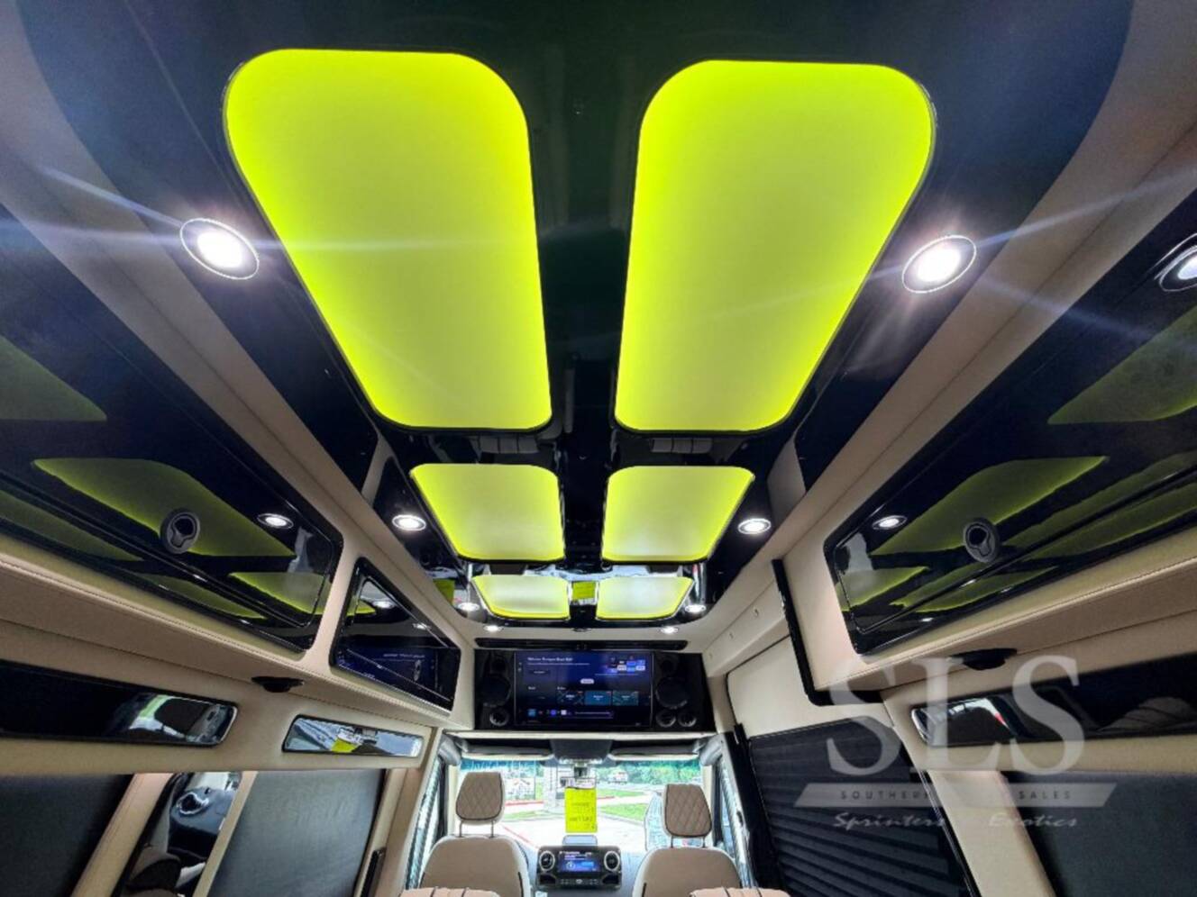 A photo of this 2026 Midwest Automotive Designs Luxe Cruiser D6