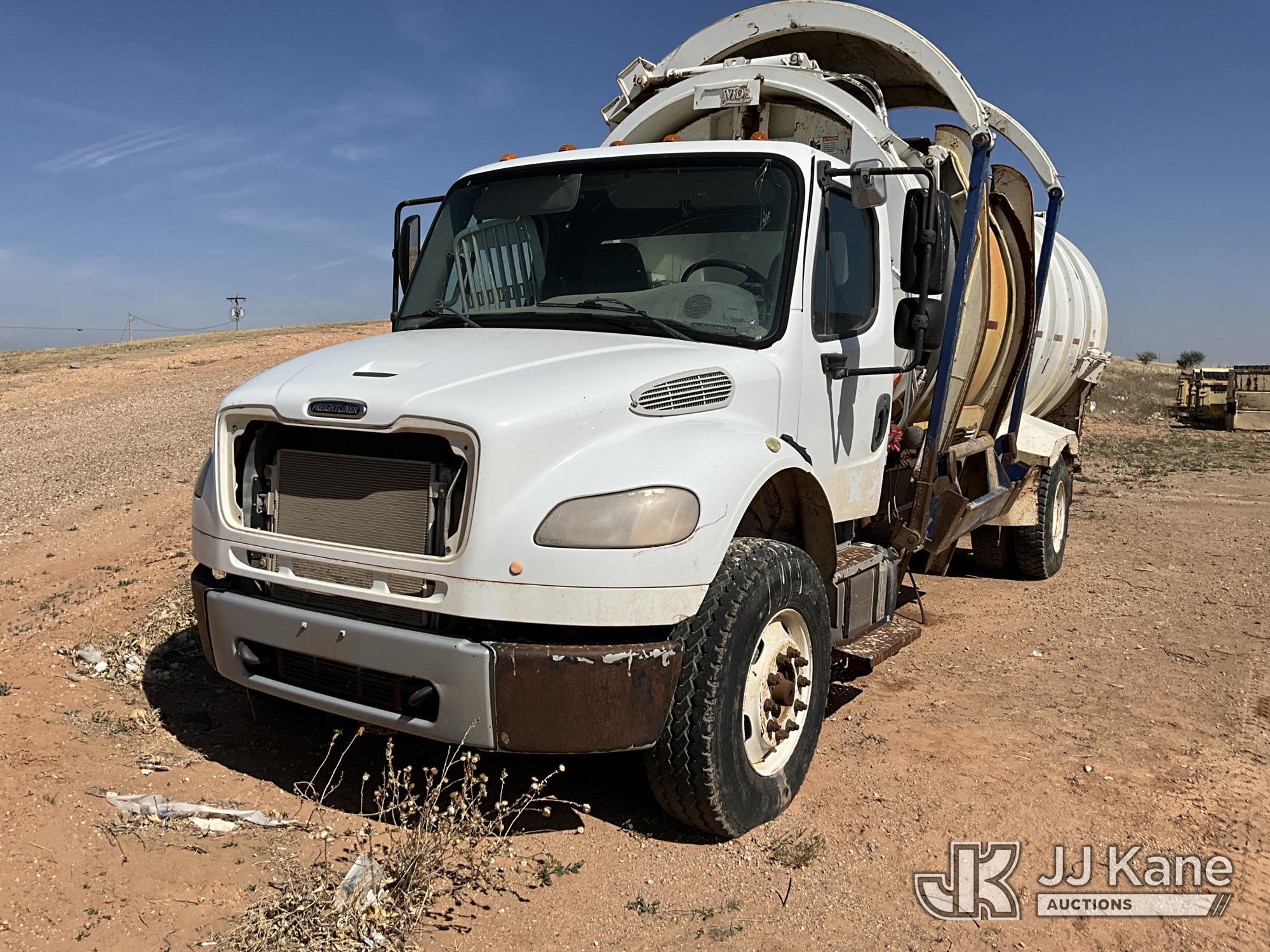 2015 FREIGHTLINER BUSINESS CLASS M2 106 in Plainview, TX