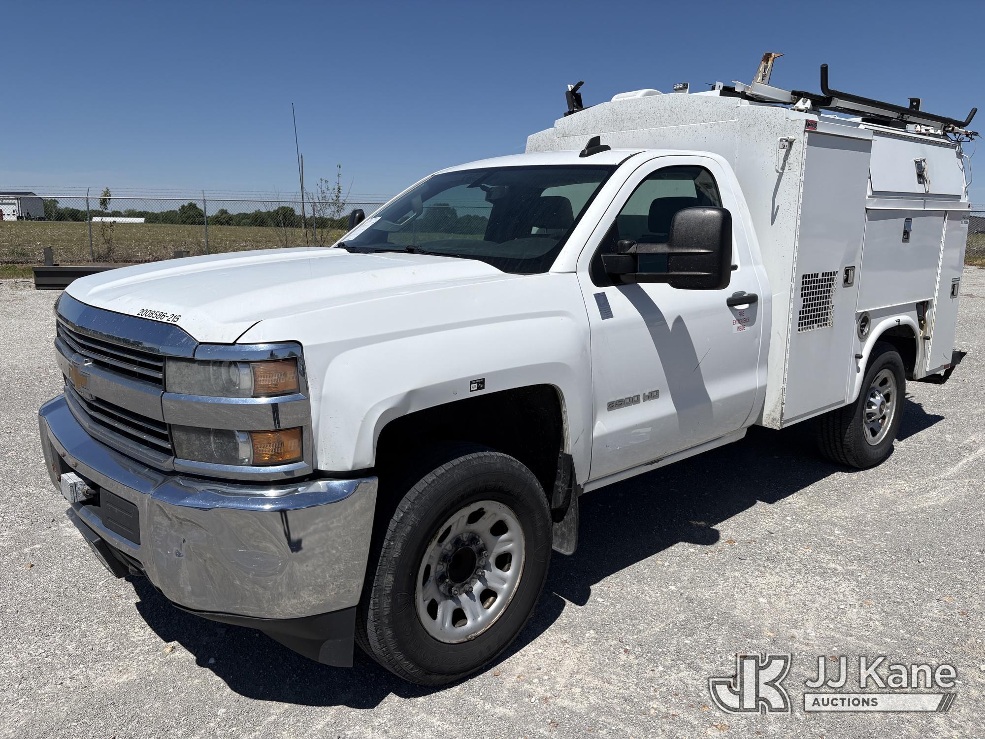 2015 Chevrolet Silverado 3500HD in Hawk Point, MO