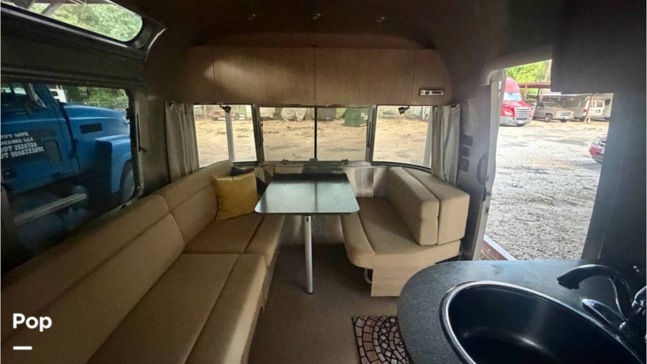 A photo of this 2017 Airstream Flying Cloud 23D