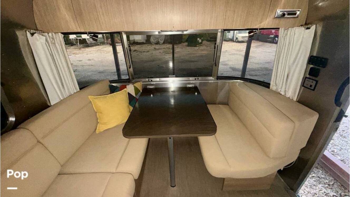 A photo of this 2017 Airstream Flying Cloud 23D