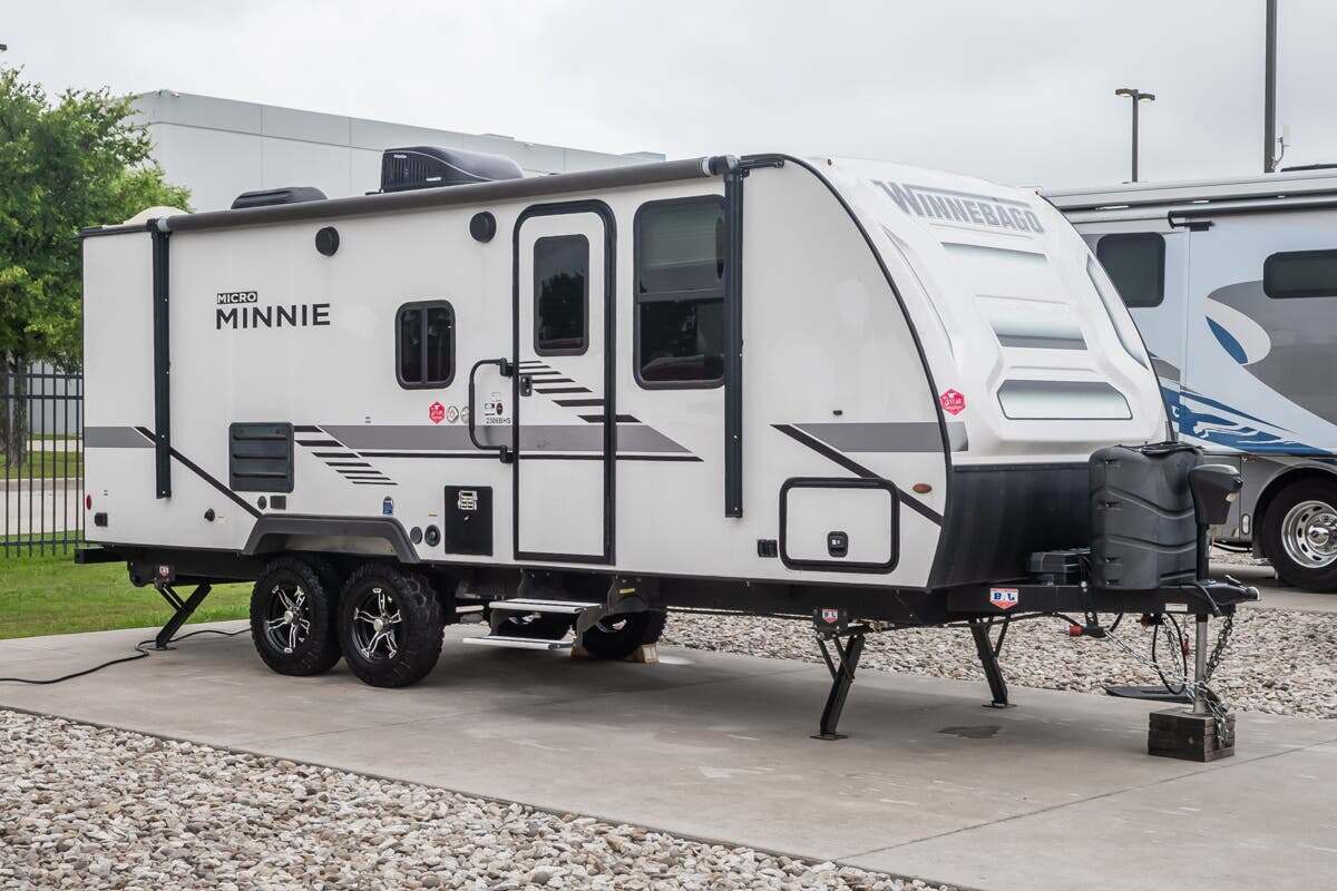 2022 Winnebago Micro Minnie 2306BHS in alvarado TX