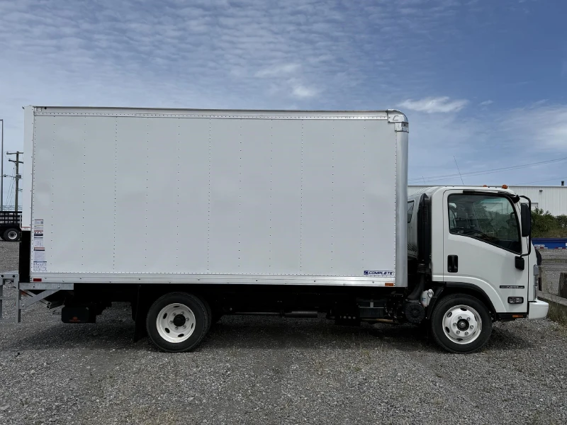 2024 ISUZU NPR HD