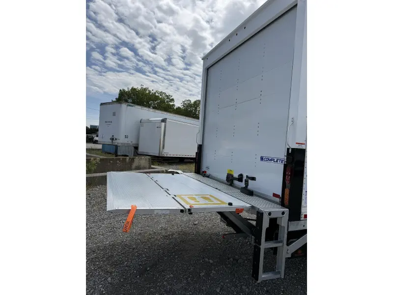 2024 ISUZU NPR HD