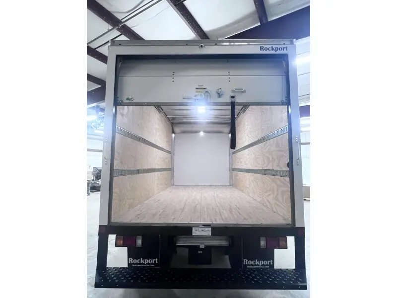 2025 ISUZU NPR HD
