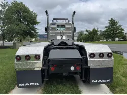 2025 MACK PINNACLE