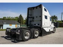 2025 VOLVO VNL64T860