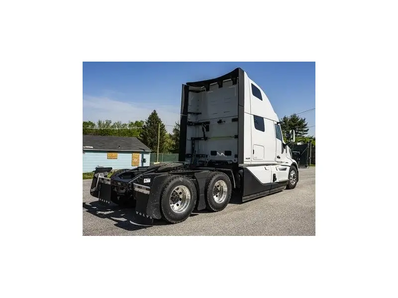 2025 VOLVO VNL64T860