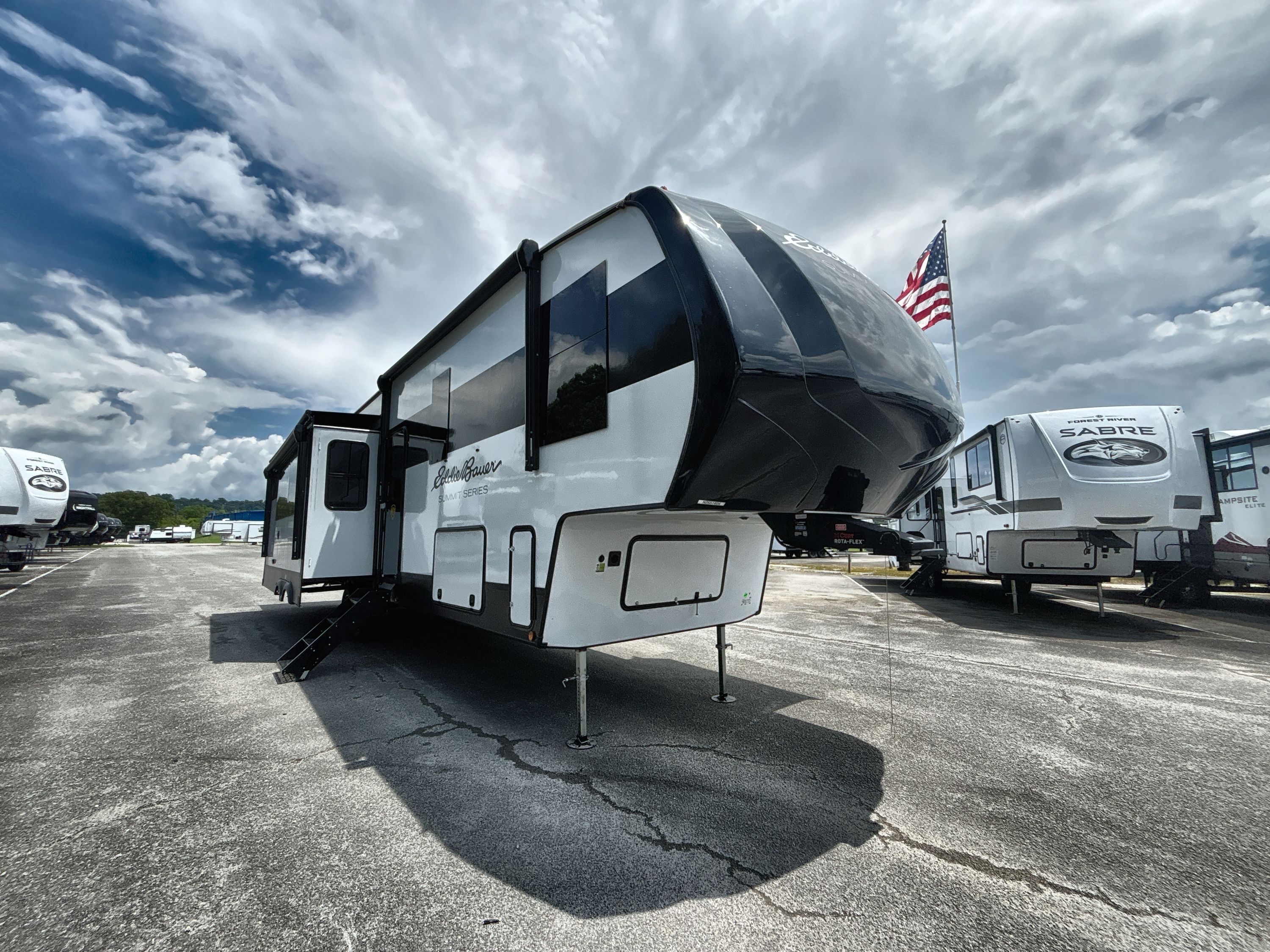 2027 Dutchmen EDDIE BAUER SUMMIT 3511RK in chattanooga TN