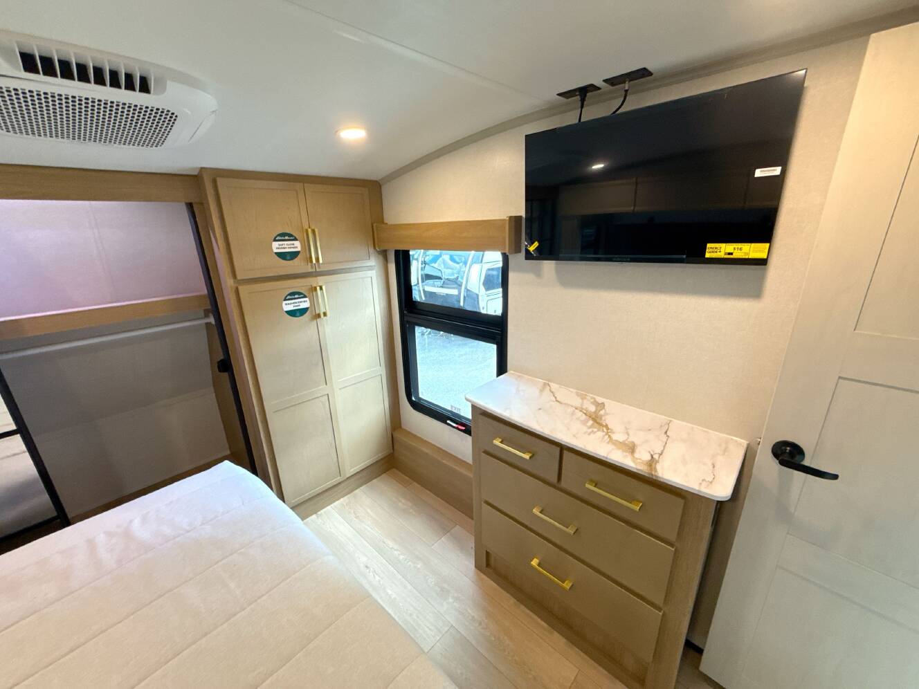 A photo of this 2027 Dutchmen EDDIE BAUER SUMMIT 3511RK